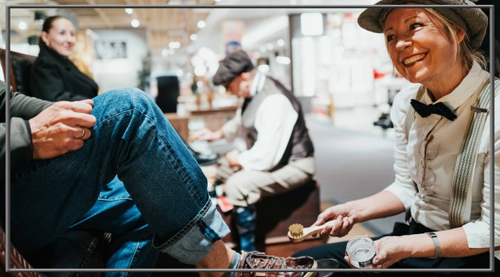 nostalgischer Schuhputzstand nostalgischer Schuhputzstand